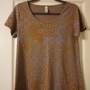 PRE-OWNED LuLaRoe CLASSIC Tshirt Tee Blouse Gold Patchwork Top Women's XSmall